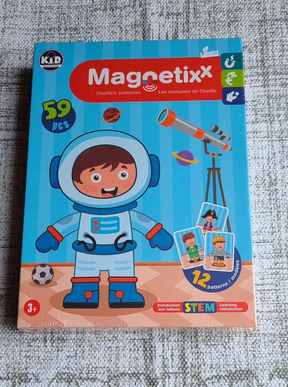 Charlie's Costumes Magnetic Dress-Up Set